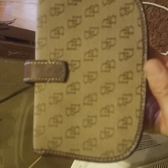 Dooney and Bourke monogram wristlet - Picture 2 of 4